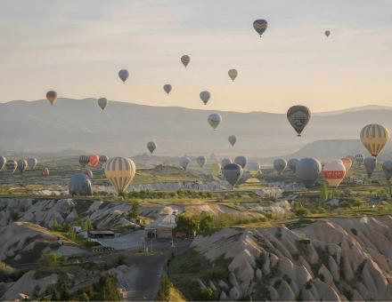 Kapadokya’da Gün Doğumu ve Sıcak Hava Balonları